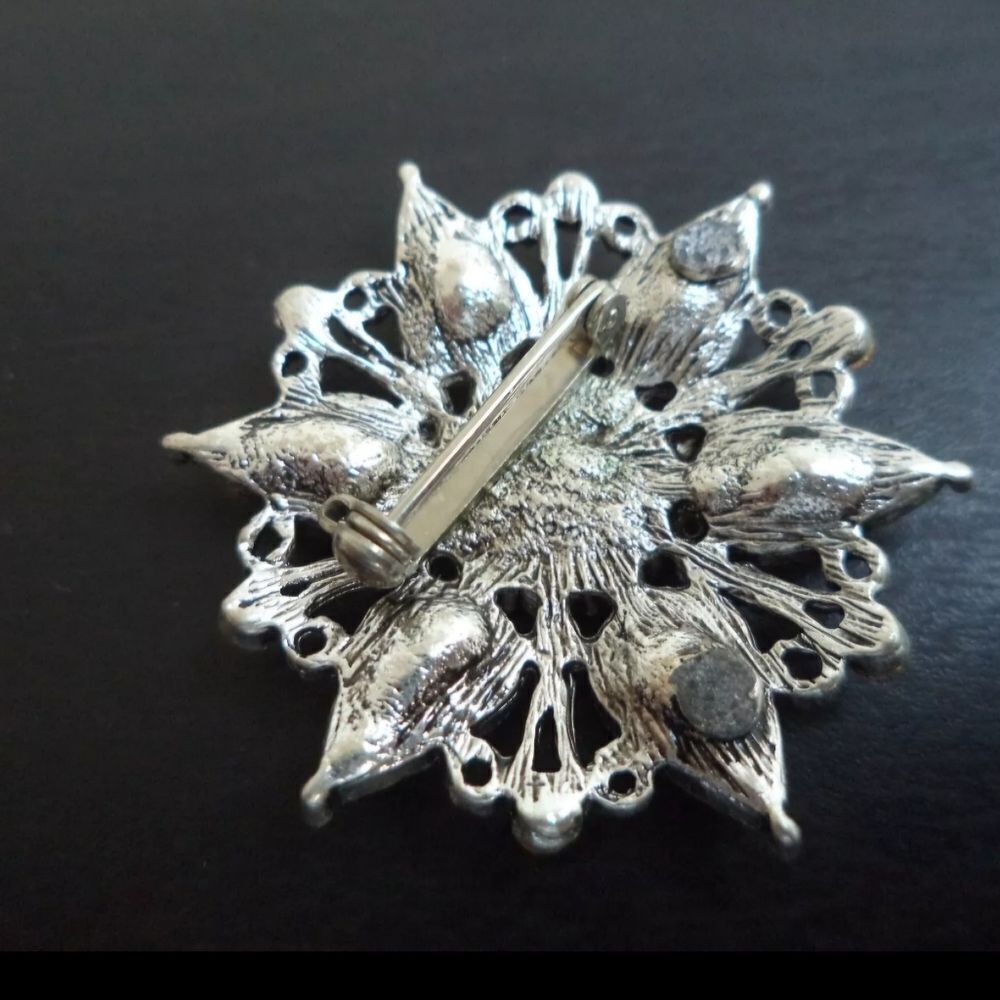 VINTAGE PINK RHINESTONE FLOWER 1.5" BROOCH - Picture 2 of 2